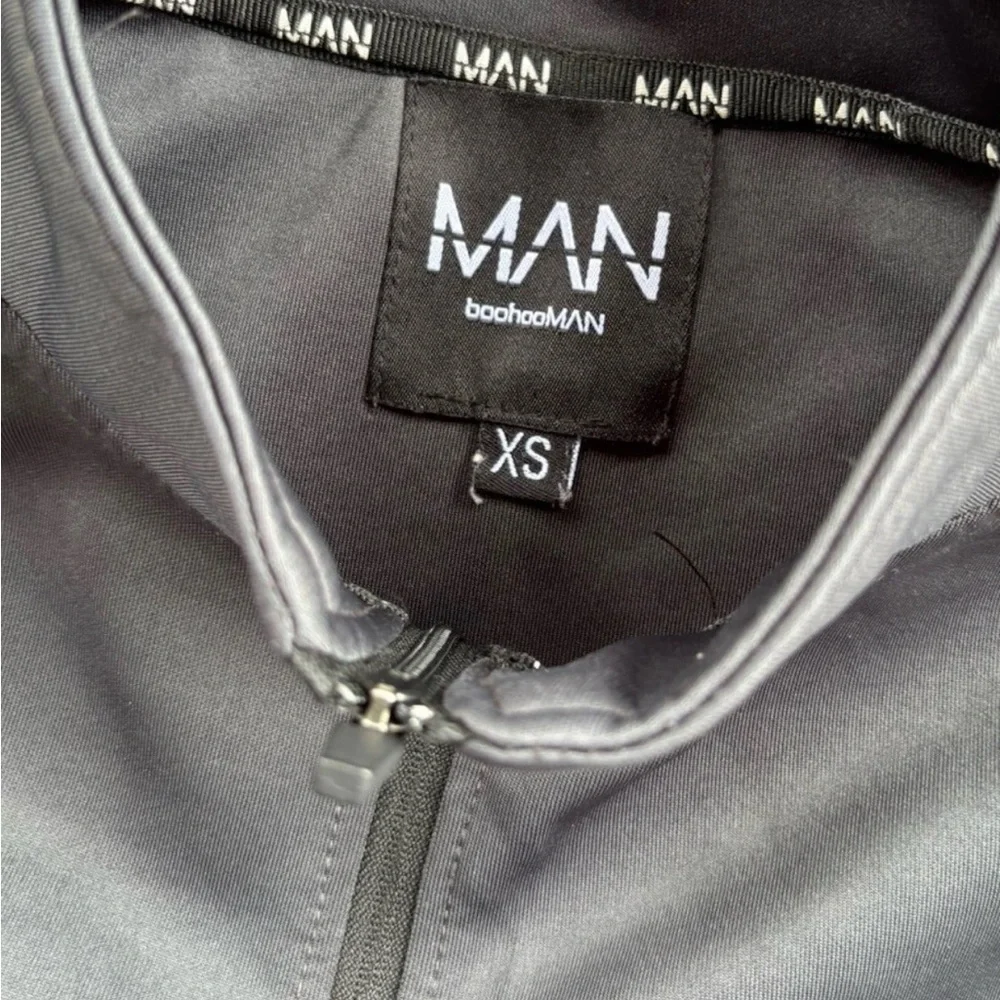 Boohoo MAN 1/4 Zip Pullover Gray Black Long Sleeve Athletic Training Top Mens XS